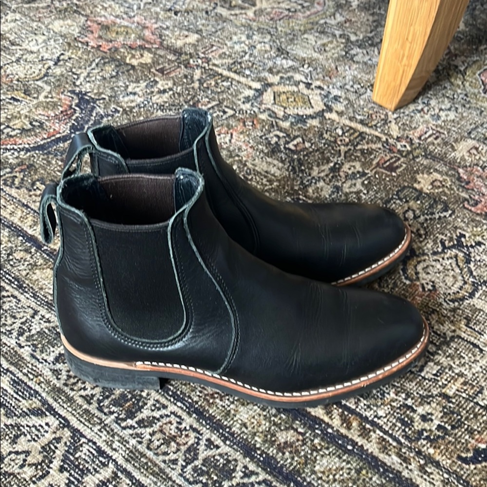 Black Chelsea Boots with Elastic Panels and Stacked Heel